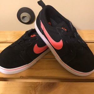 Kids Nike skater shoes